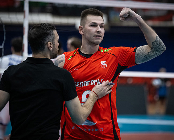 Яковлев показывает класс