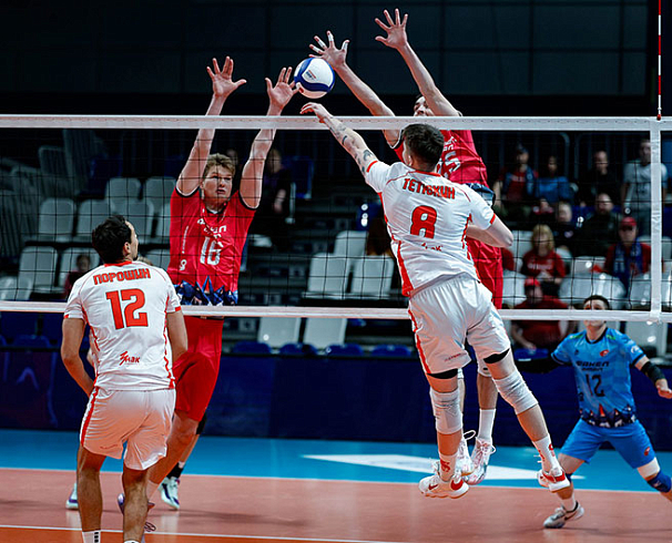 «Львы» продлили серию в Новом Уренгое