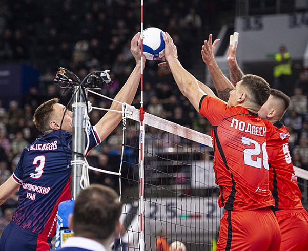 «Львы» везут три очка из Красноярска