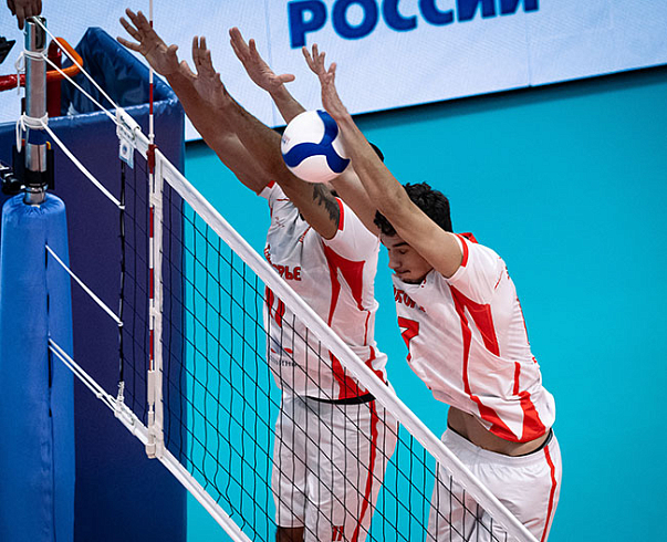 «Львы» продлили серию