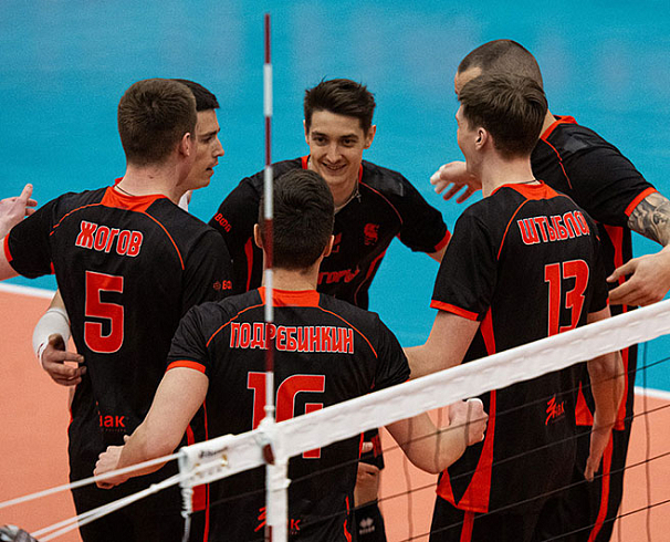 Известны три участника полуфинала